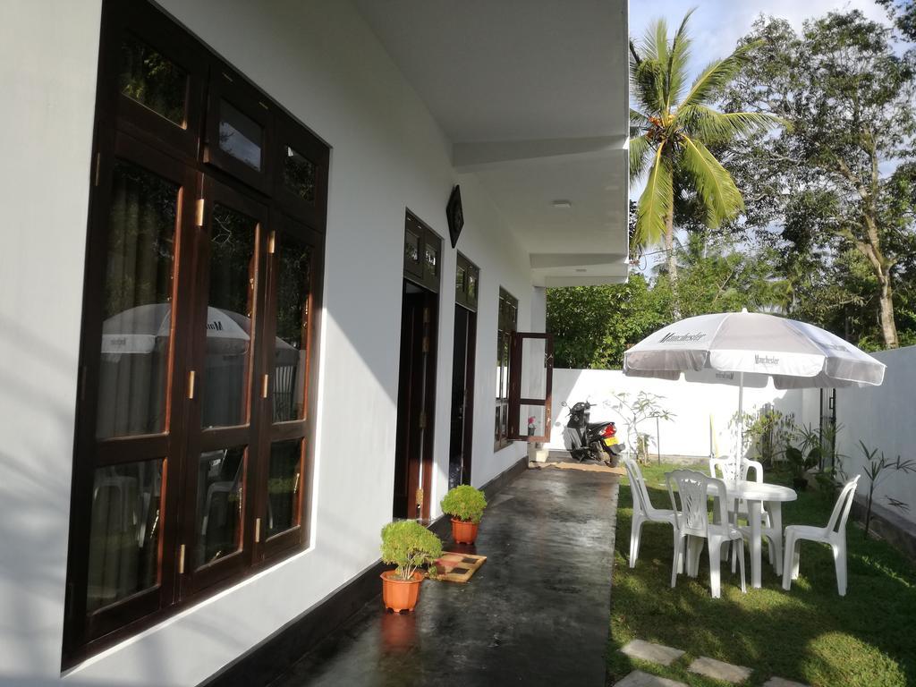 Apna Homestay Apartments Unawatuna Extérieur photo